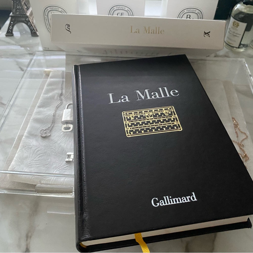 LOUIS VUITTON LEATHER COFFEE TABLE TRUNK BOOK